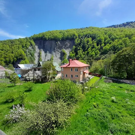 Maison d'hôtes у тараса і лесі